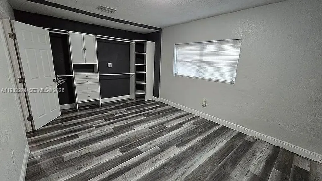 521 E Evanston Circle Fort Lauderdale FL 33312