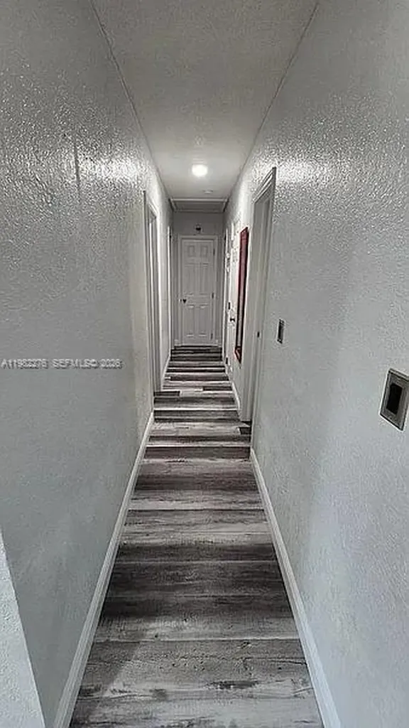 521 E Evanston Circle Fort Lauderdale FL 33312
