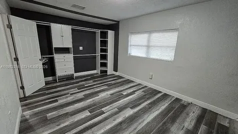 521 E Evanston Circle Fort Lauderdale FL 33312