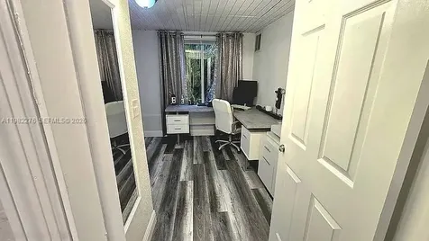 521 E Evanston Circle Fort Lauderdale FL 33312