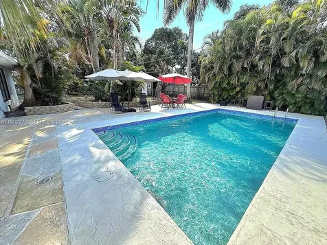 521 E Evanston Circle Fort Lauderdale FL 33312