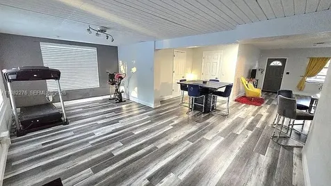 521 E Evanston Circle Fort Lauderdale FL 33312