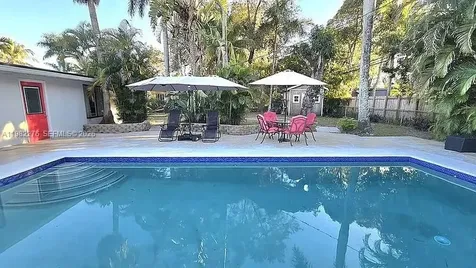 521 E Evanston Circle Fort Lauderdale FL 33312