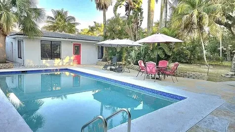 521 E Evanston Circle Fort Lauderdale FL 33312