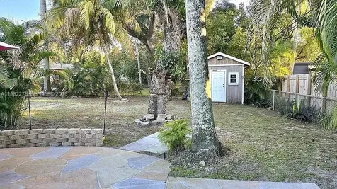 521 E Evanston Circle Fort Lauderdale FL 33312