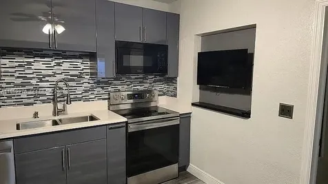 521 E Evanston Circle Fort Lauderdale FL 33312