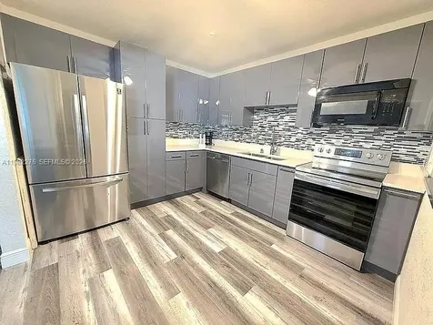 521 E Evanston Circle Fort Lauderdale FL 33312