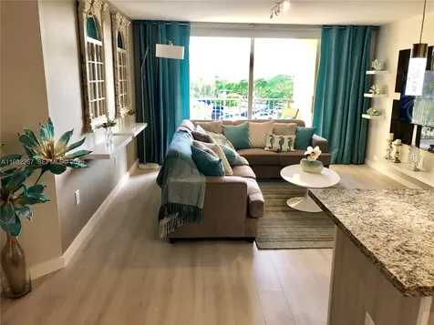 19999 E Country Club Drive Aventura FL 33180