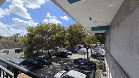 957 SW 122nd Avenue Miami FL 33184