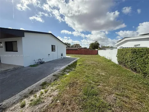 1014 W 66th Street Hialeah FL 33012