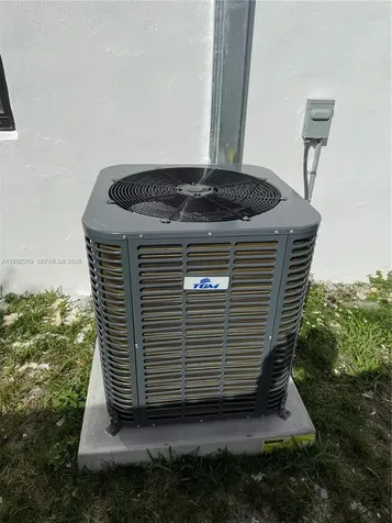 1014 W 66th Street Hialeah FL 33012
