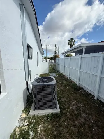1014 W 66th Street Hialeah FL 33012