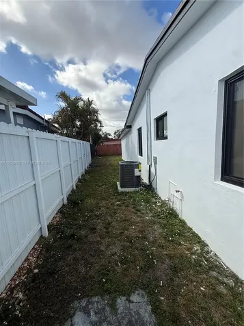 1014 W 66th Street Hialeah FL 33012