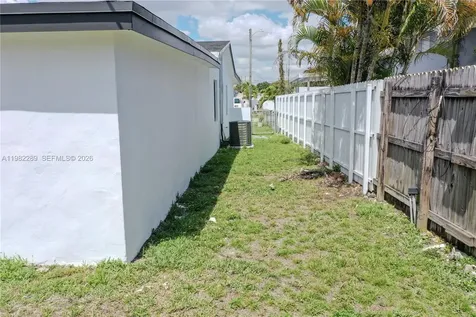 1014 W 66th Street Hialeah FL 33012