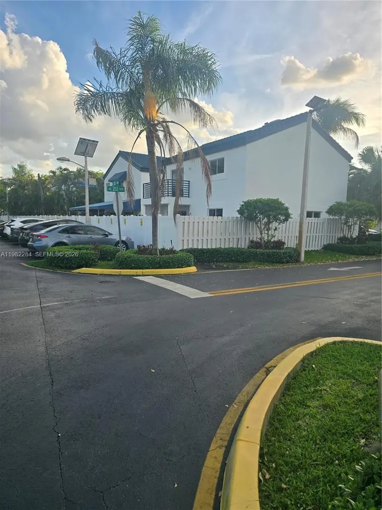 252 NE 212th Terrace Miami FL 33179