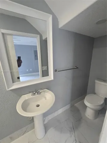 252 NE 212th Terrace Miami FL 33179