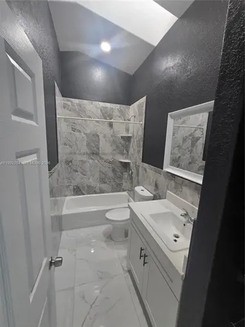 252 NE 212th Terrace Miami FL 33179
