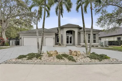 8006 N Savannah Circle Davie FL 33328