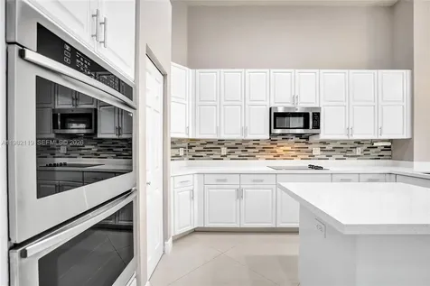8006 N Savannah Circle Davie FL 33328