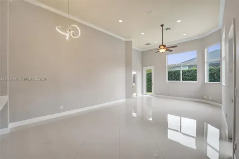 8006 N Savannah Circle Davie FL 33328