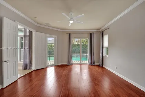 8006 N Savannah Circle Davie FL 33328