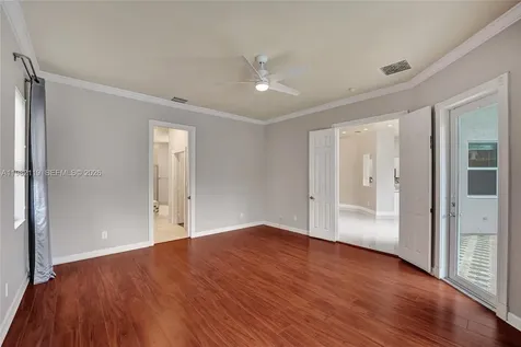 8006 N Savannah Circle Davie FL 33328
