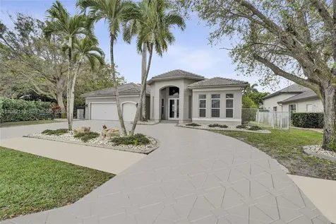 8006 N Savannah Circle Davie FL 33328