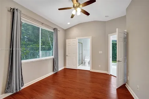 8006 N Savannah Circle Davie FL 33328