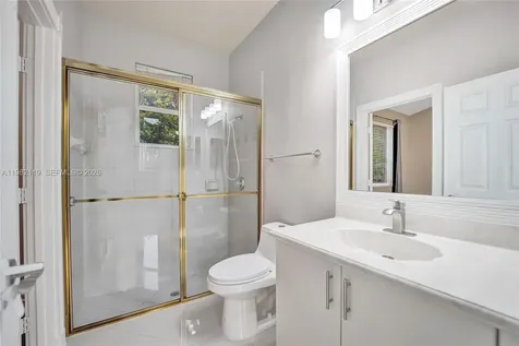 8006 N Savannah Circle Davie FL 33328