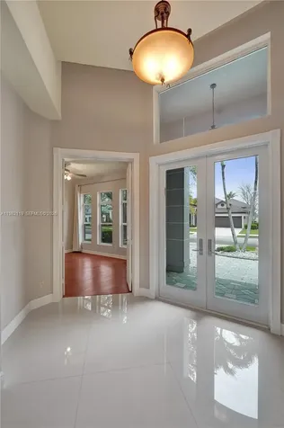 8006 N Savannah Circle Davie FL 33328