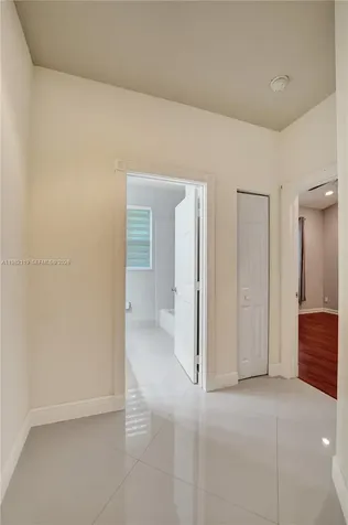 8006 N Savannah Circle Davie FL 33328