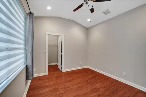 8006 N Savannah Circle Davie FL 33328