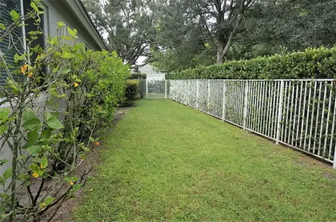 8006 N Savannah Circle Davie FL 33328
