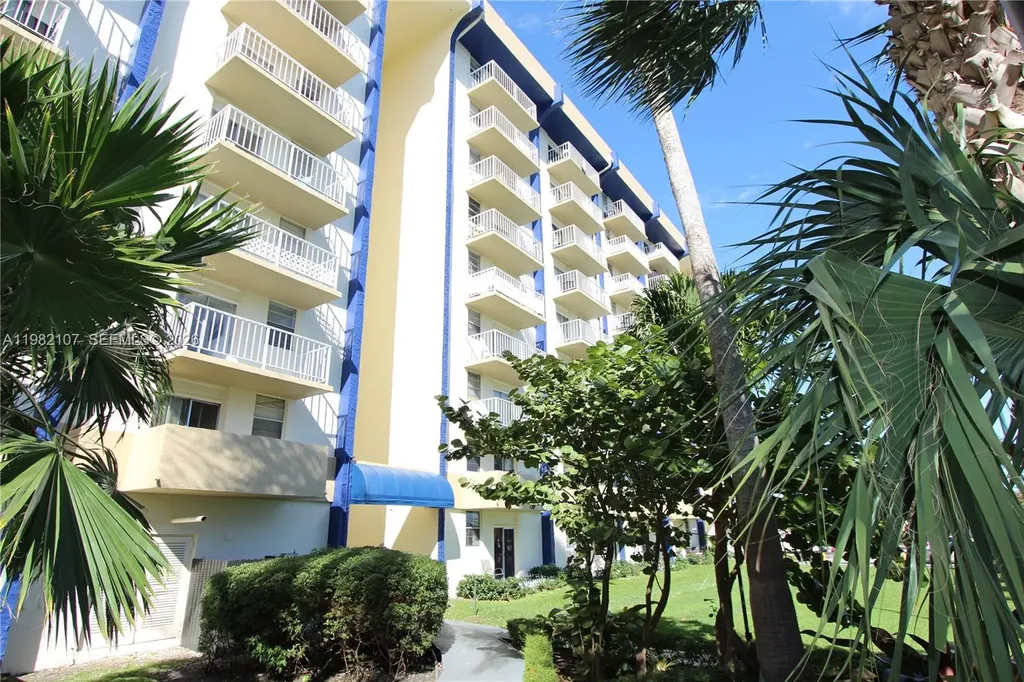 4550 NW 9th Street Miami FL 33126