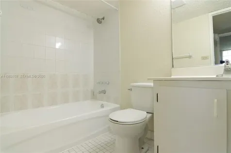 4550 NW 9th Street Miami FL 33126