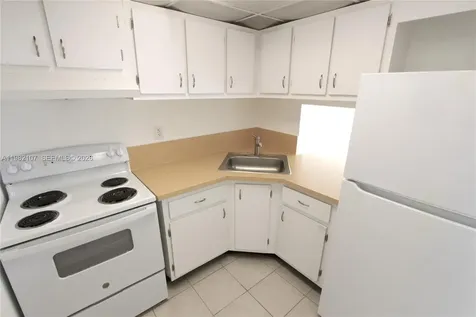 4550 NW 9th Street Miami FL 33126