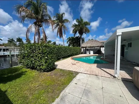 631 SE 5th Terrace Pompano Beach FL 33060