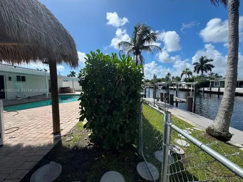 631 SE 5th Terrace Pompano Beach FL 33060