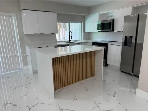631 SE 5th Terrace Pompano Beach FL 33060