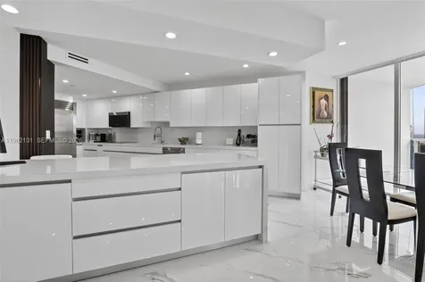 4000 Island Boulevard Aventura FL 33160