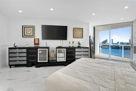 4000 Island Boulevard Aventura FL 33160