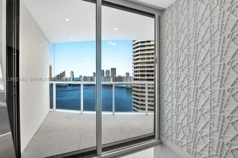 4000 Island Boulevard Aventura FL 33160