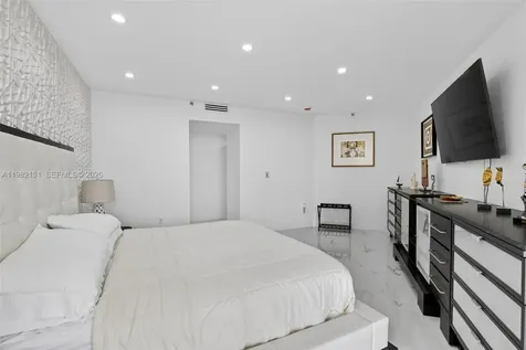 4000 Island Boulevard Aventura FL 33160