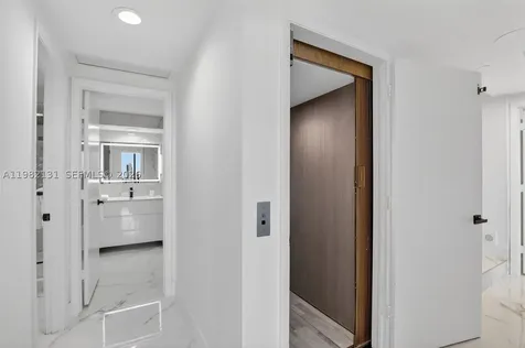 4000 Island Boulevard Aventura FL 33160