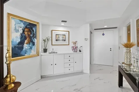 4000 Island Boulevard Aventura FL 33160