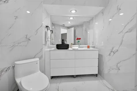 4000 Island Boulevard Aventura FL 33160