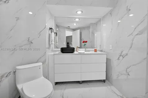 4000 Island Boulevard Aventura FL 33160