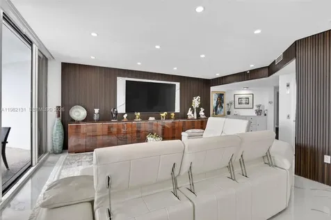 4000 Island Boulevard Aventura FL 33160