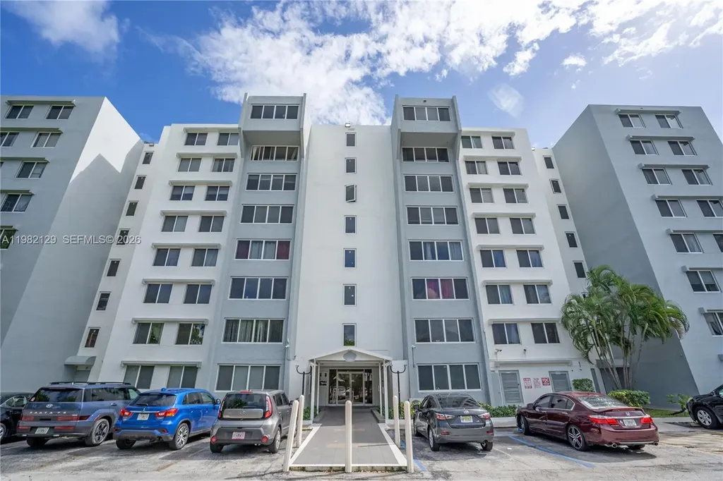 9001 SW 77th Avenue Miami FL 33156