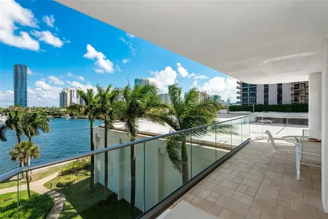 19707 E Turnberry Way Aventura FL 33180